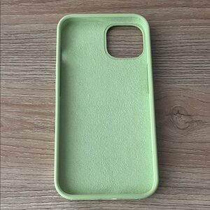 Light Green Silicone Protective Phone Case - iPhone 13